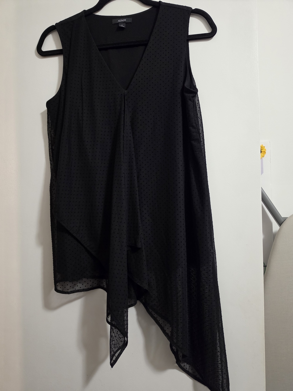 Alfani Black Sleeveless V-Neck Asymmetric Handkerchief Hem Top
